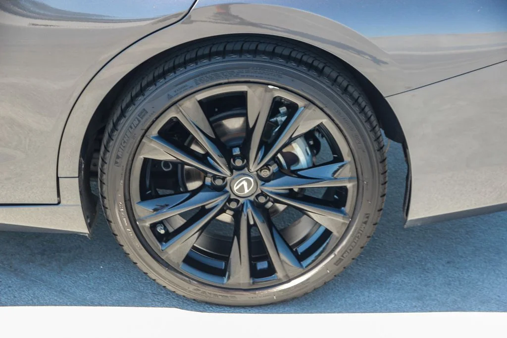 Used 2024 Gray Lexus 300h F SPORT Handling image 12