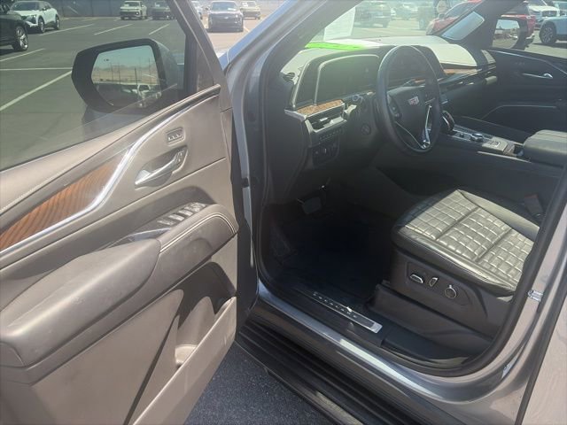 Used 2024 Argent Silver Metallic Cadillac Sport Platinum image 6