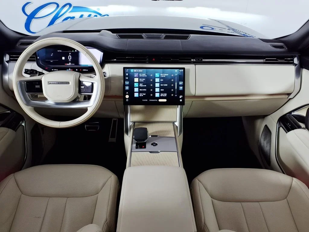 Used 2024 Green Land Rover Autobiography image 12