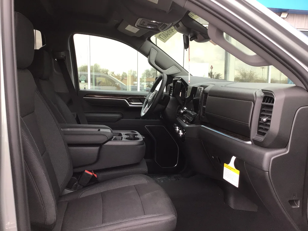 New 2026 Sterling Metallic GMC SLE image 7