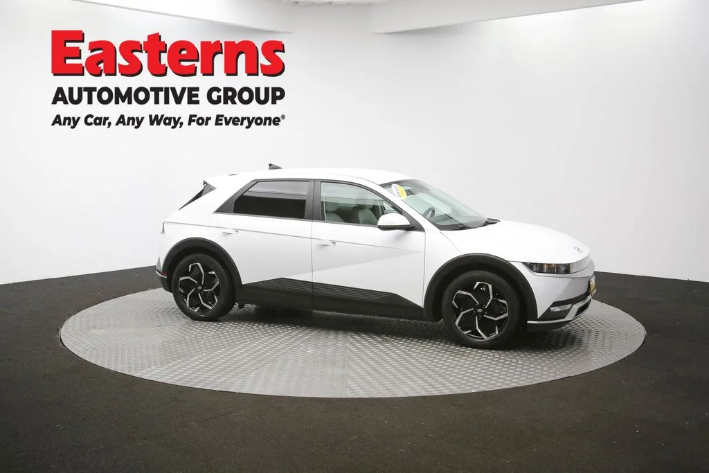 Used 2023 White Hyundai SEL image 47