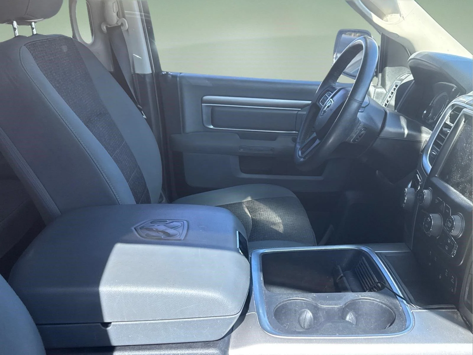 Used 2016  RAM TRUCKS SLT image 21