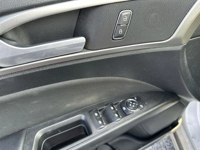Used 2018 Silver Ford SE image 17