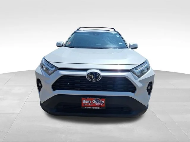 Used 2024 Off-white Toyota XLE Premium image 2
