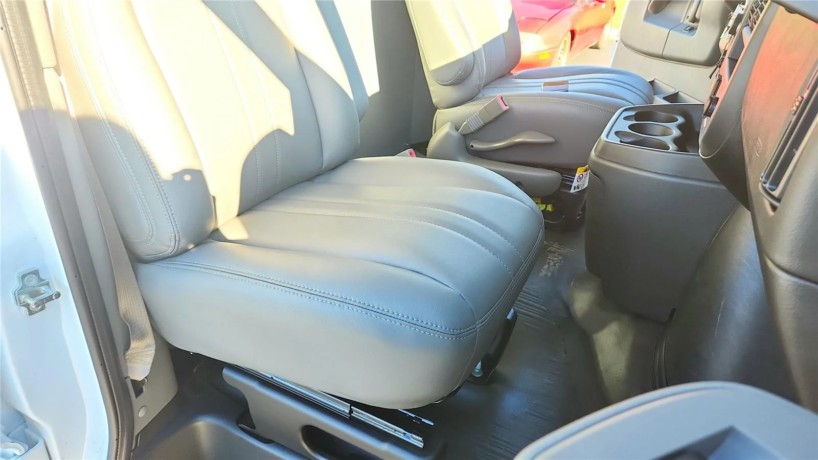 2025 Chevrolet Express Cargo Work Van - Photo 38