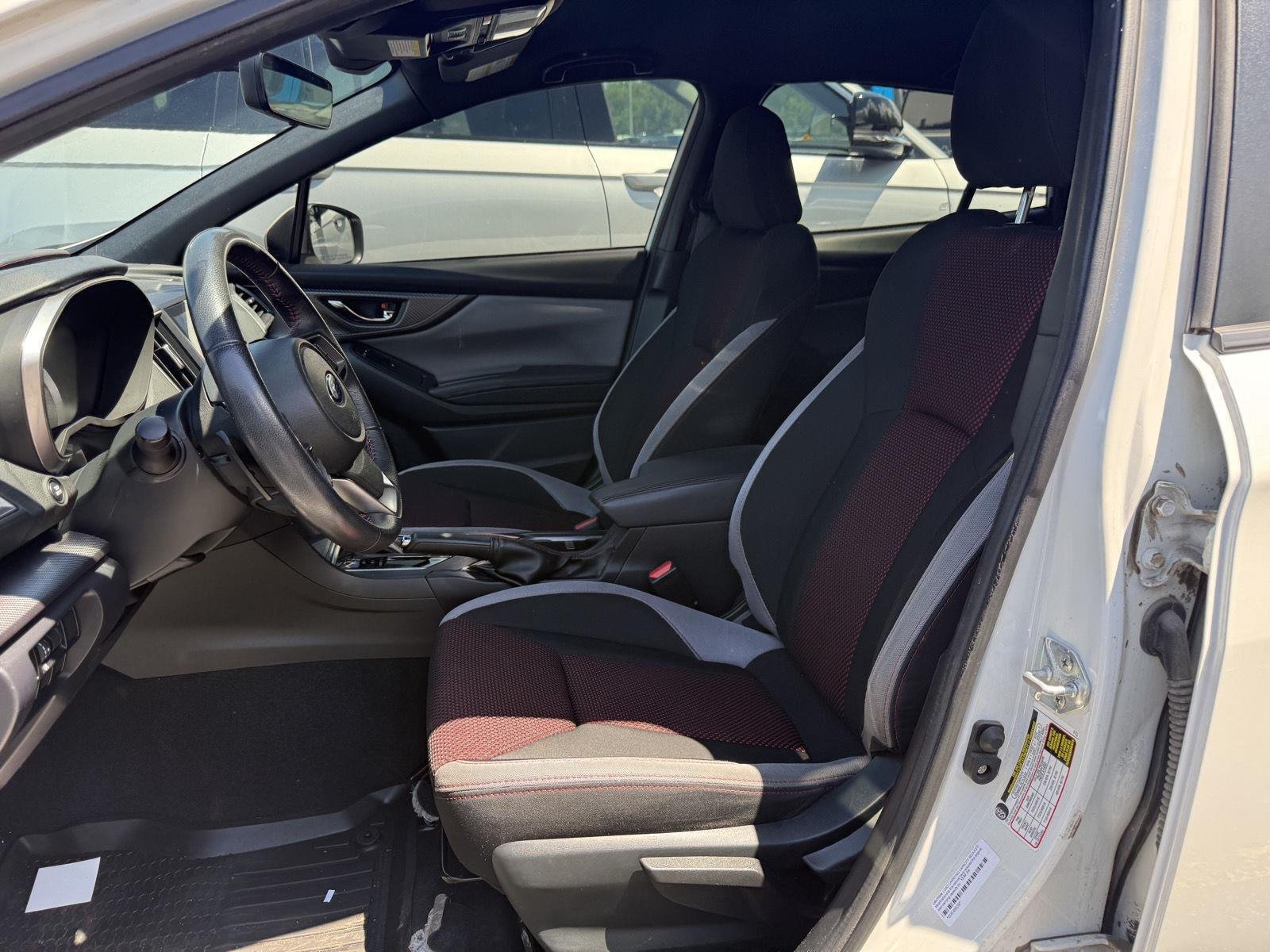 Used 2022  Subaru  image 4