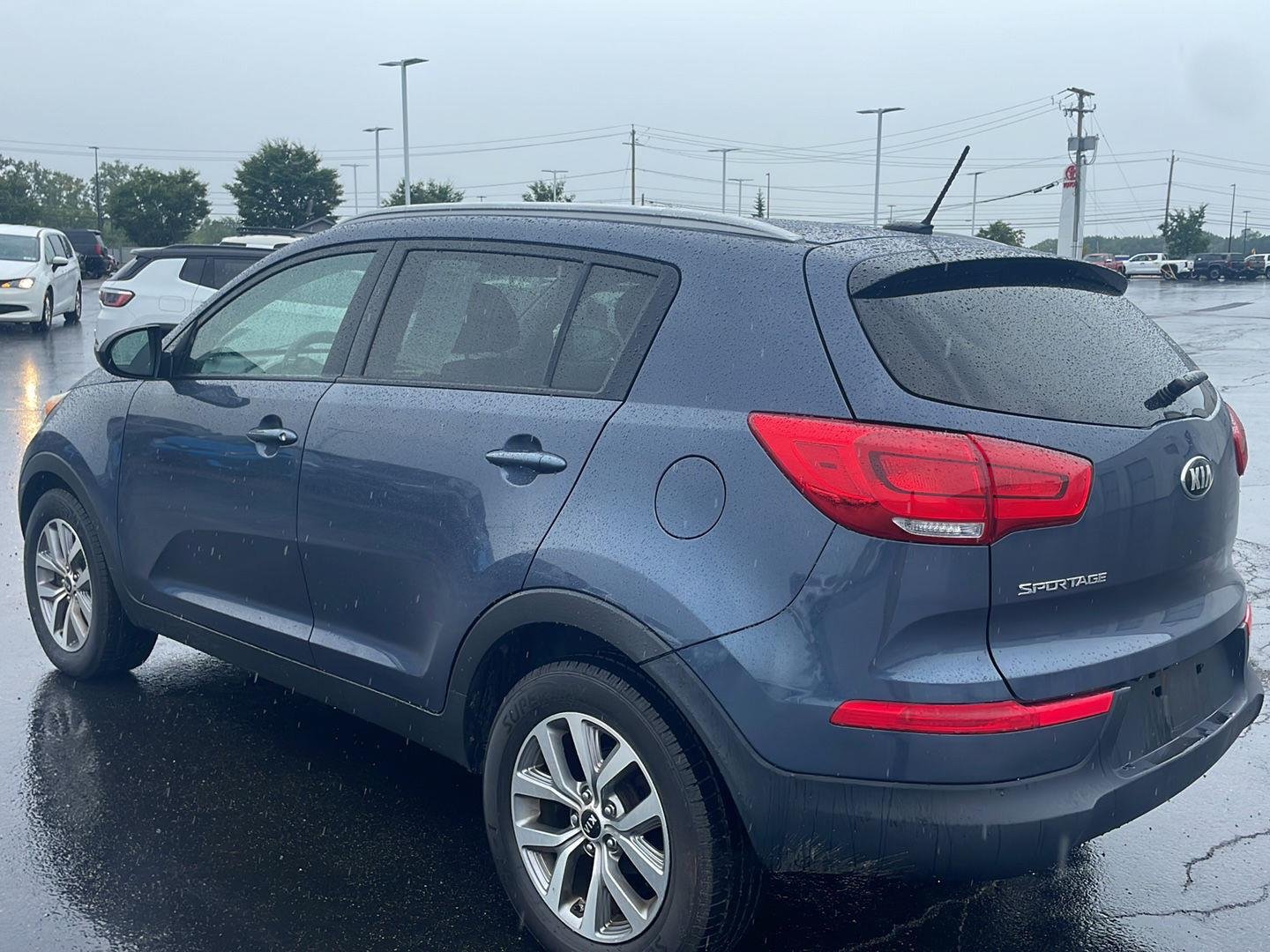 Used 2016 Twilight Blue Kia LX image 9
