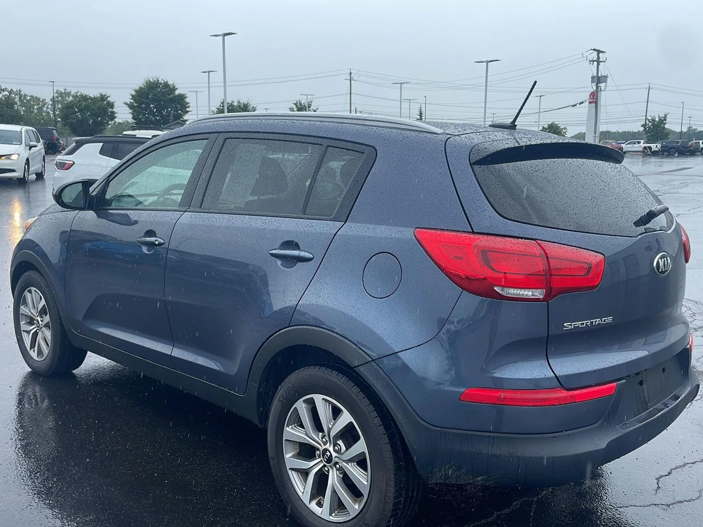 Used 2016 Twilight Blue Kia LX image 9