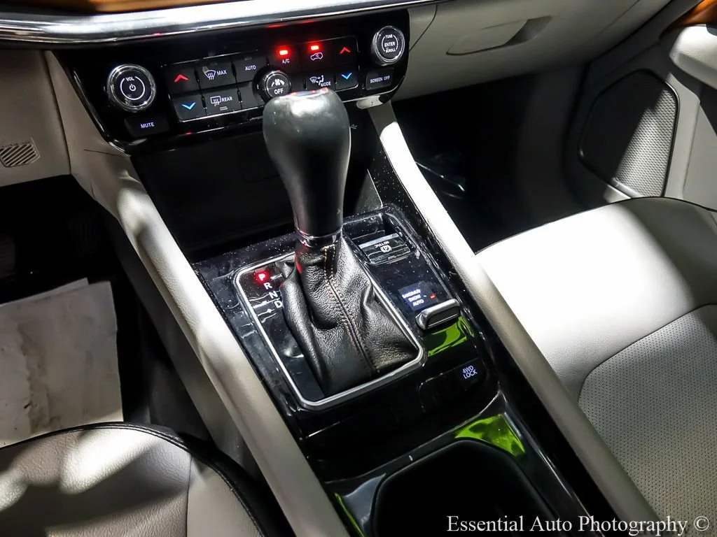 Used 2022 Gray Jeep Limited image 21