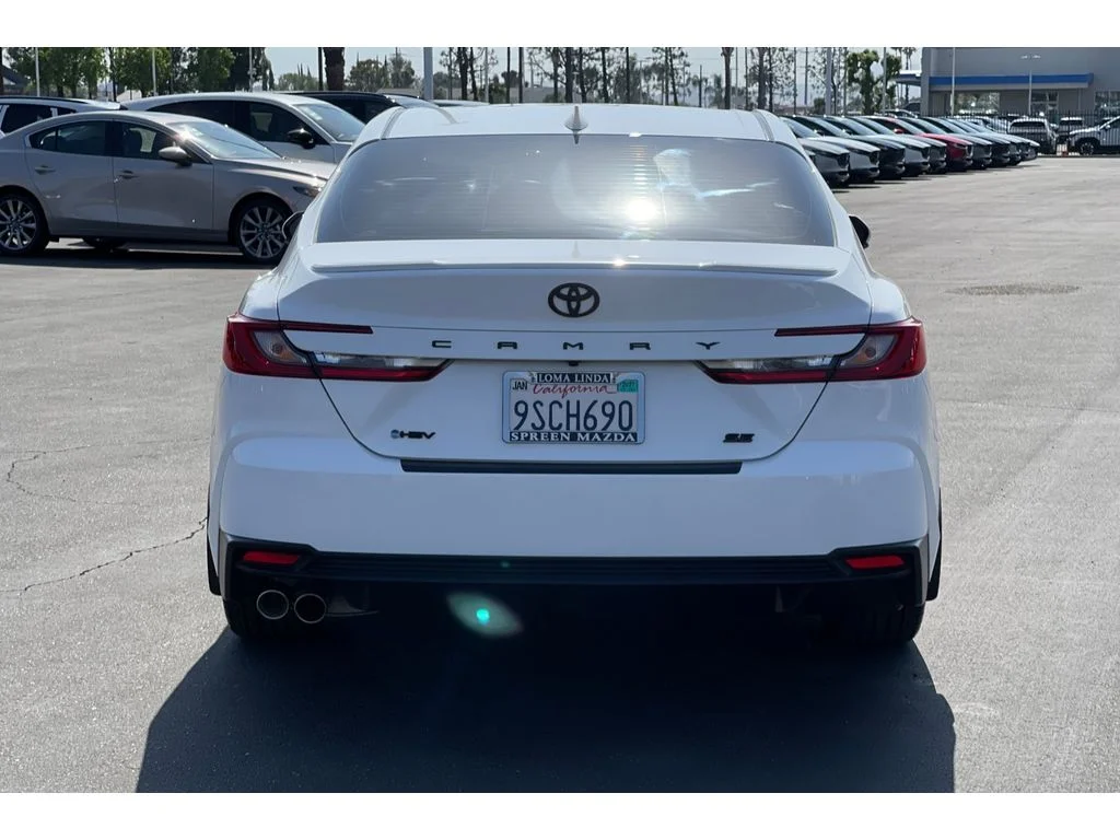 Used 2025 Ice Cap Toyota SE image 5