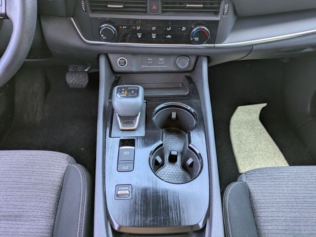 Used 2021 Red Nissan S image 19