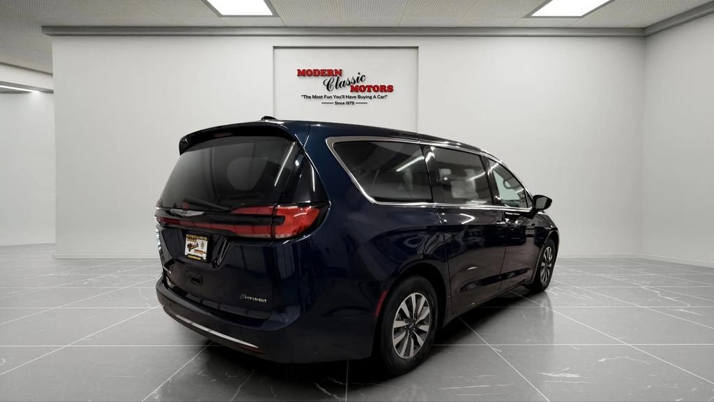Used 2023 Blue Chrysler Touring L image 7