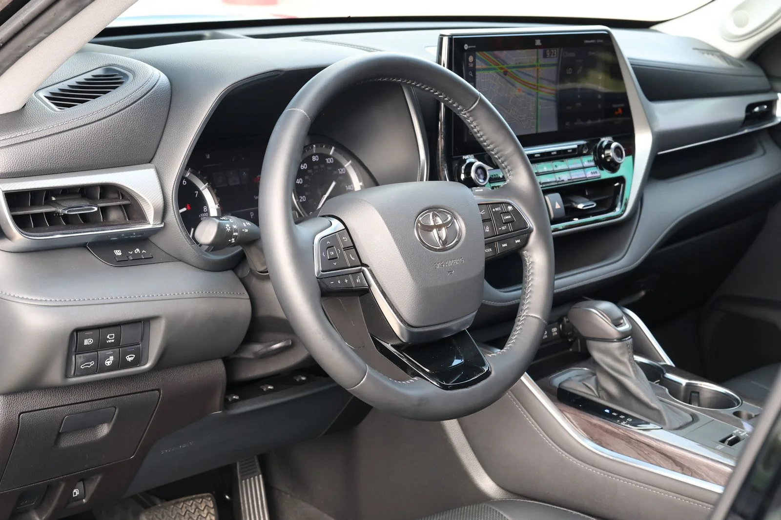 Used 2021 Black Toyota Platinum image 14