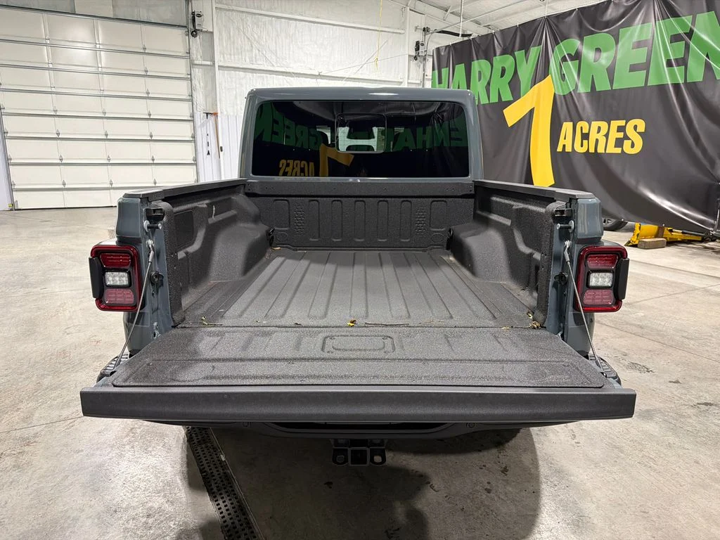 New 2026 Anvil Clear-Coat Exterior Paint Jeep Rubicon X image 40