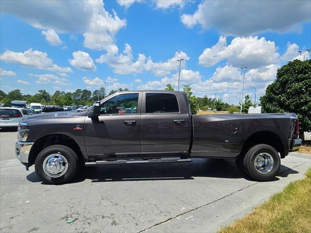 New 2026 Granite Crystal Metallic Clear-Coat Exterior Paint RAM TRADESMAN image 4