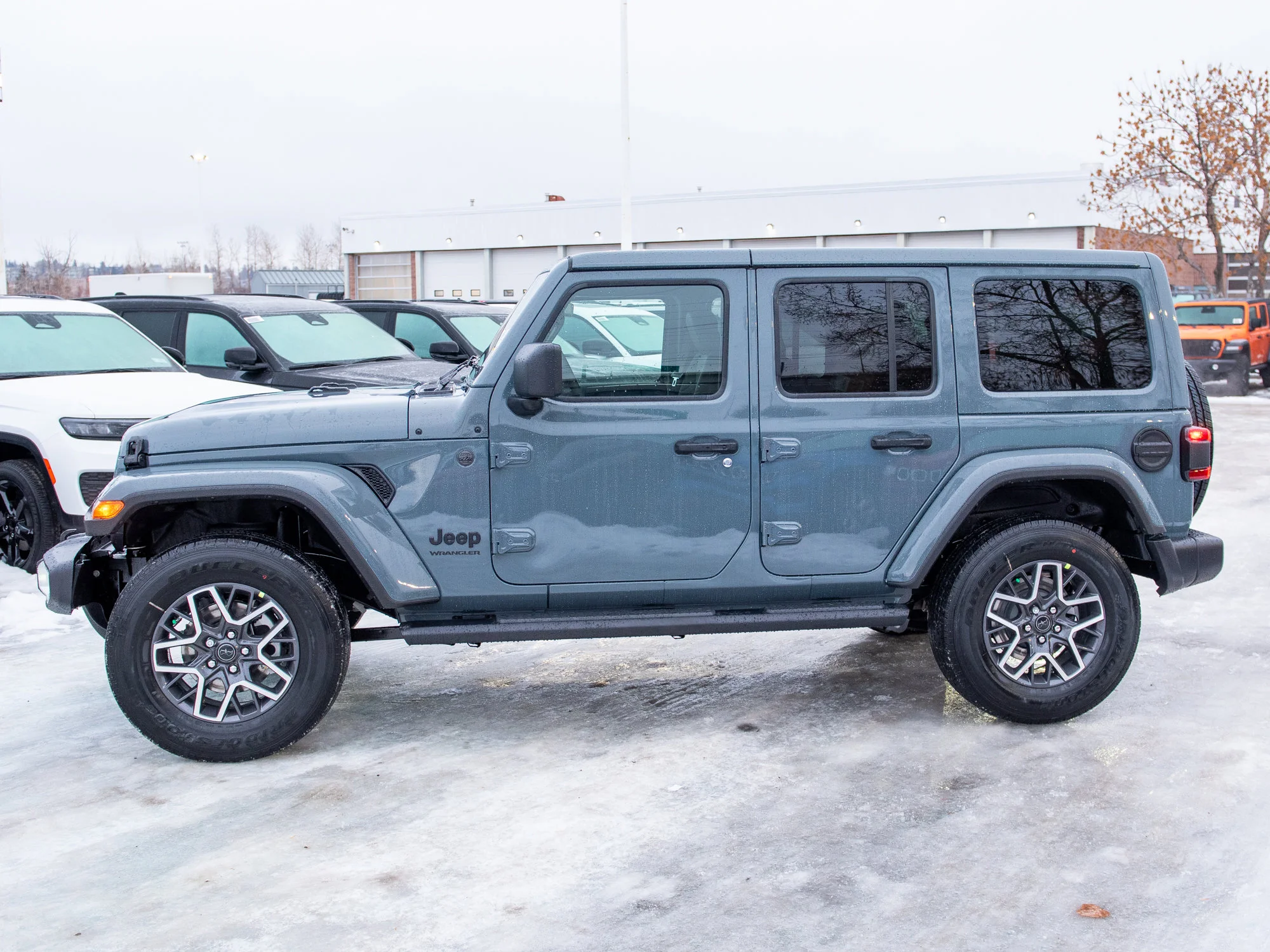 Used 2026 Dark blue Jeep Sahara* 4 Door 4x4, McKinley Leather Seats, Safety Group, Off Road Camera image 3