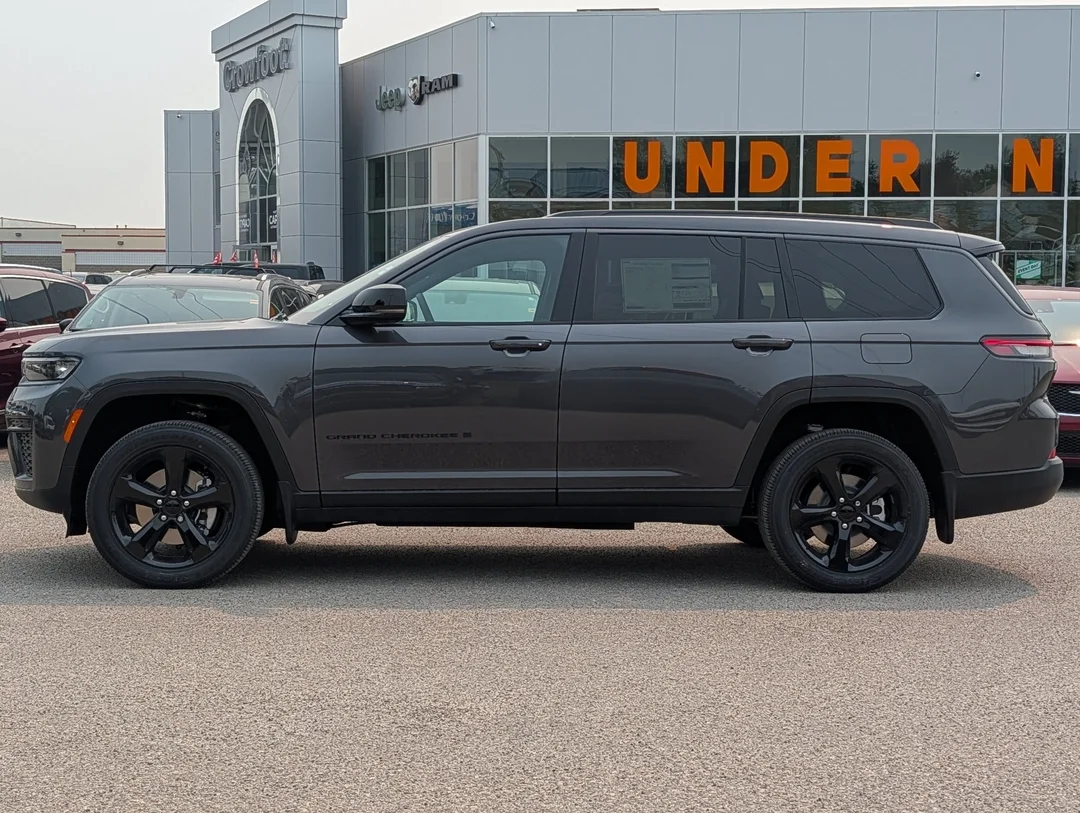 New 2026 Grey Jeep Altitude - - 4x4 - 2.0L Turbo - Altitude Appearance Pkg - Trailer Tow Pkg & Power Sunroof & More! image 5