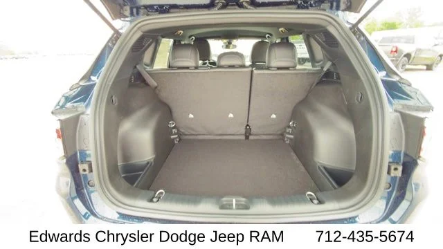 New 2026 Blue Jeep Latitude image 30