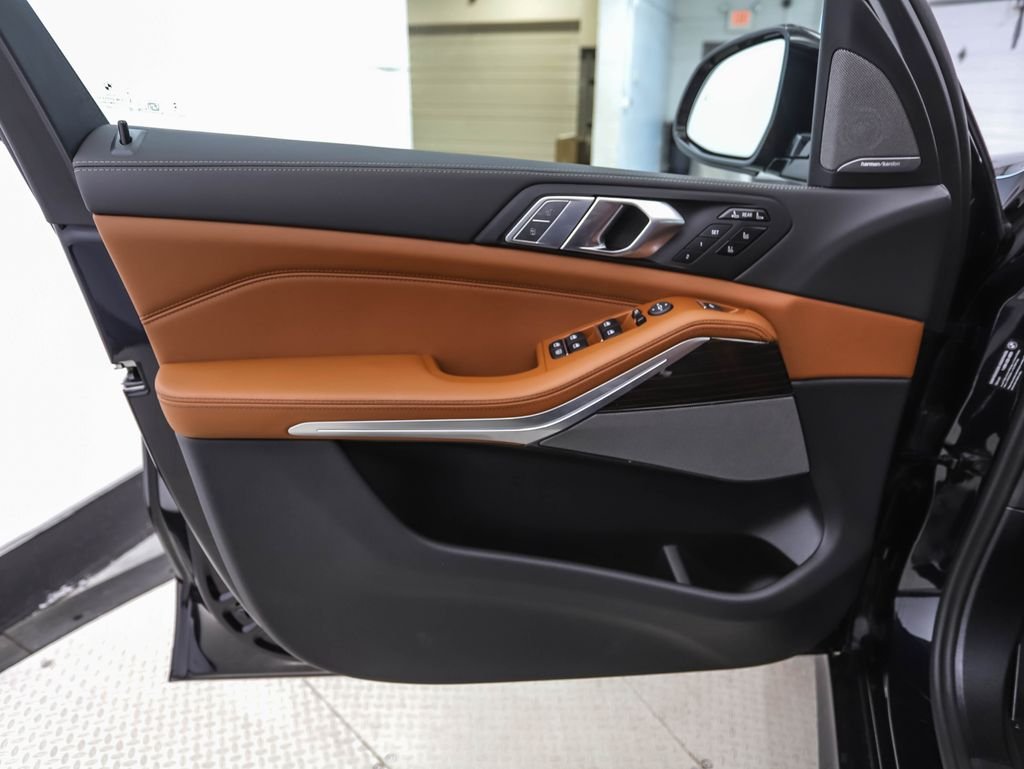 New 2027 Carbon Black Metallic BMW xDrive40i image 9