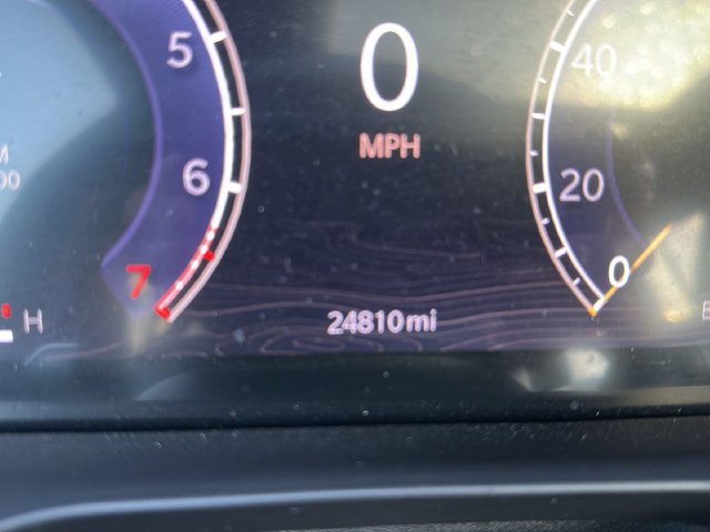 Used 2025  Jeep Summit image 17
