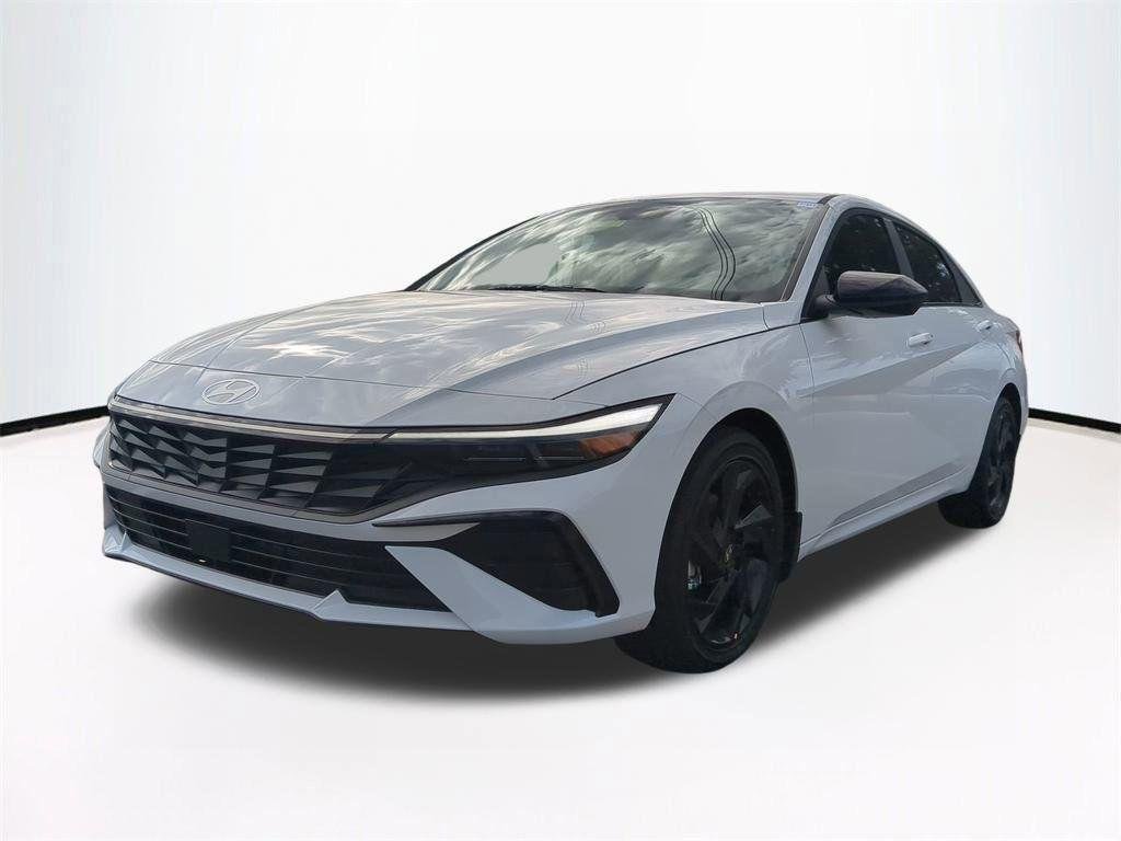 New 2026 White Hyundai SEL Sport Premium image 9