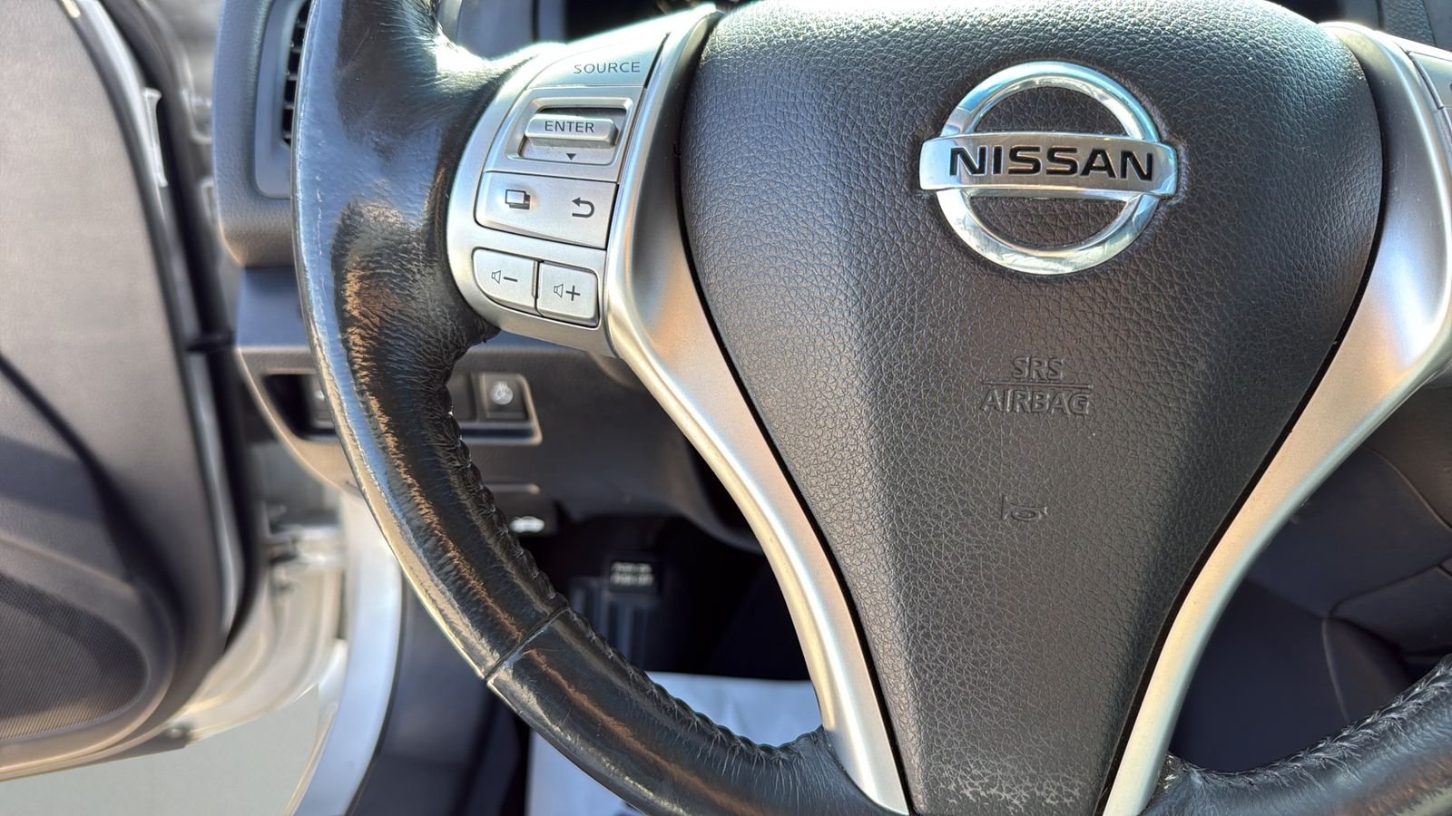 Used 2017 Silver Nissan 2.5 SL image 13