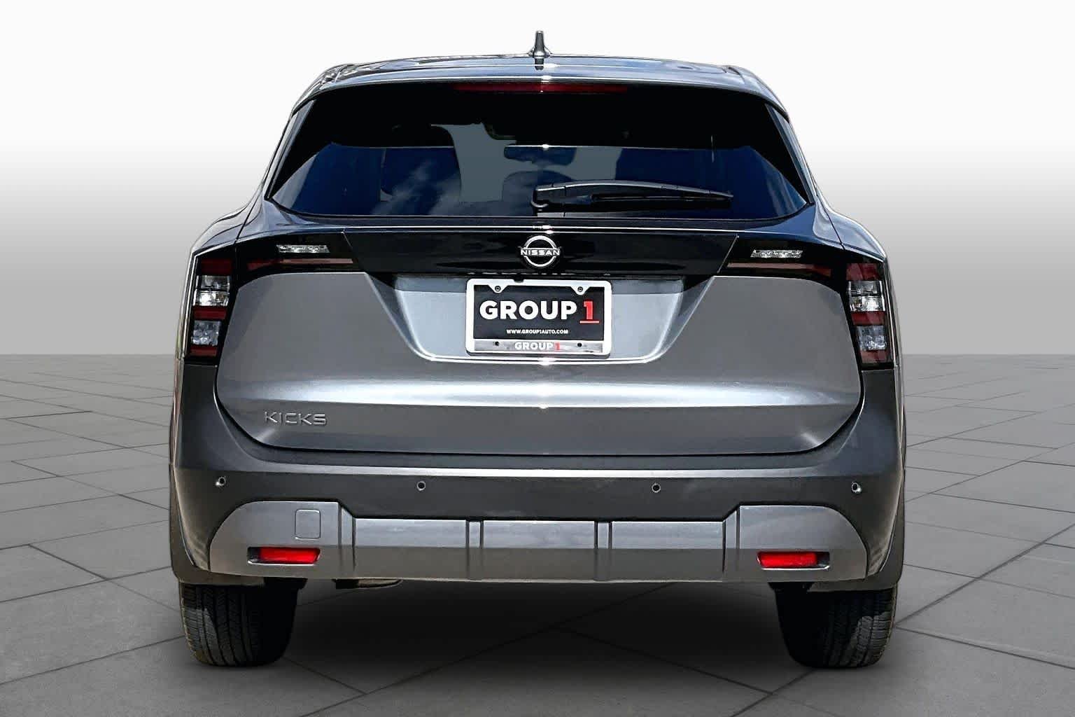 Used 2025 Gun Metallic Nissan SV image 5