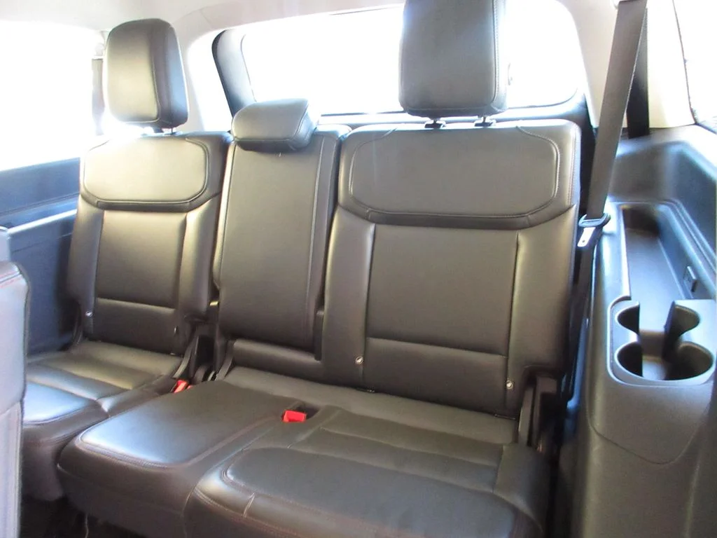 Certified Used 2025 Oxford White Ford Active image 23