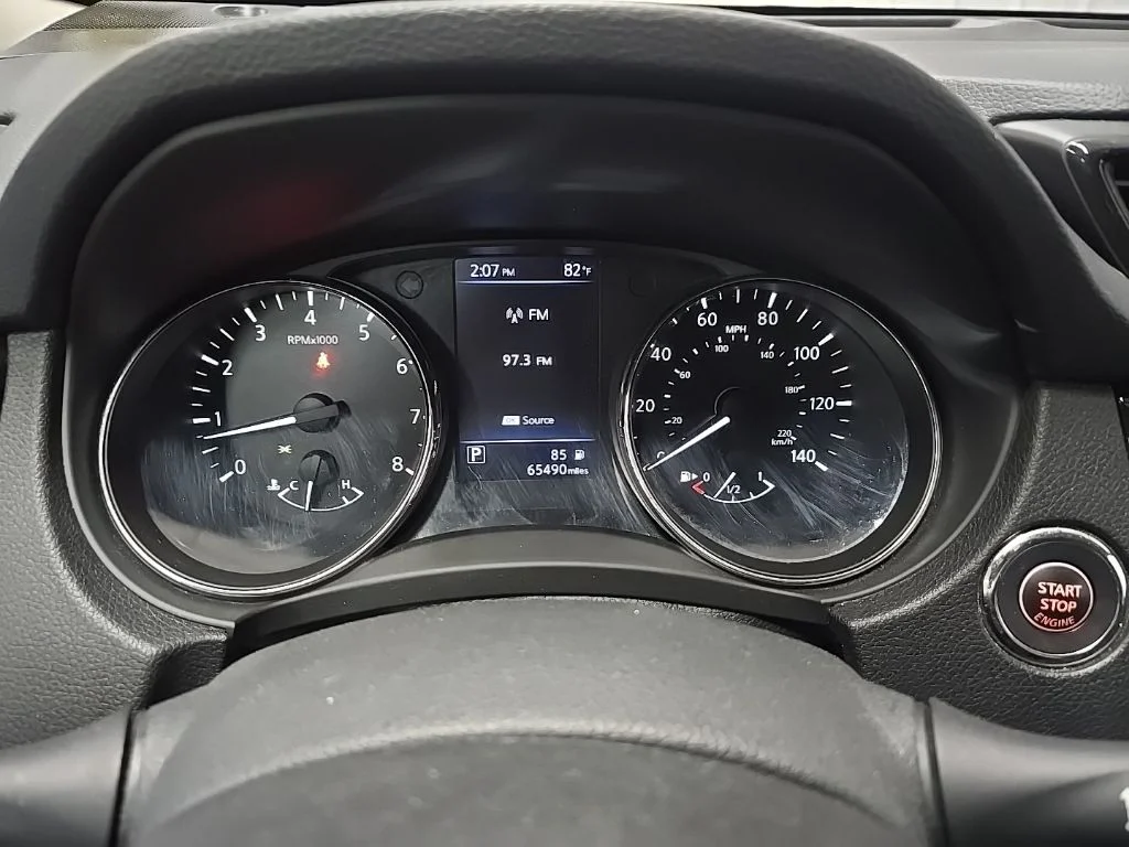 Used 2018 Silver Nissan SV image 22