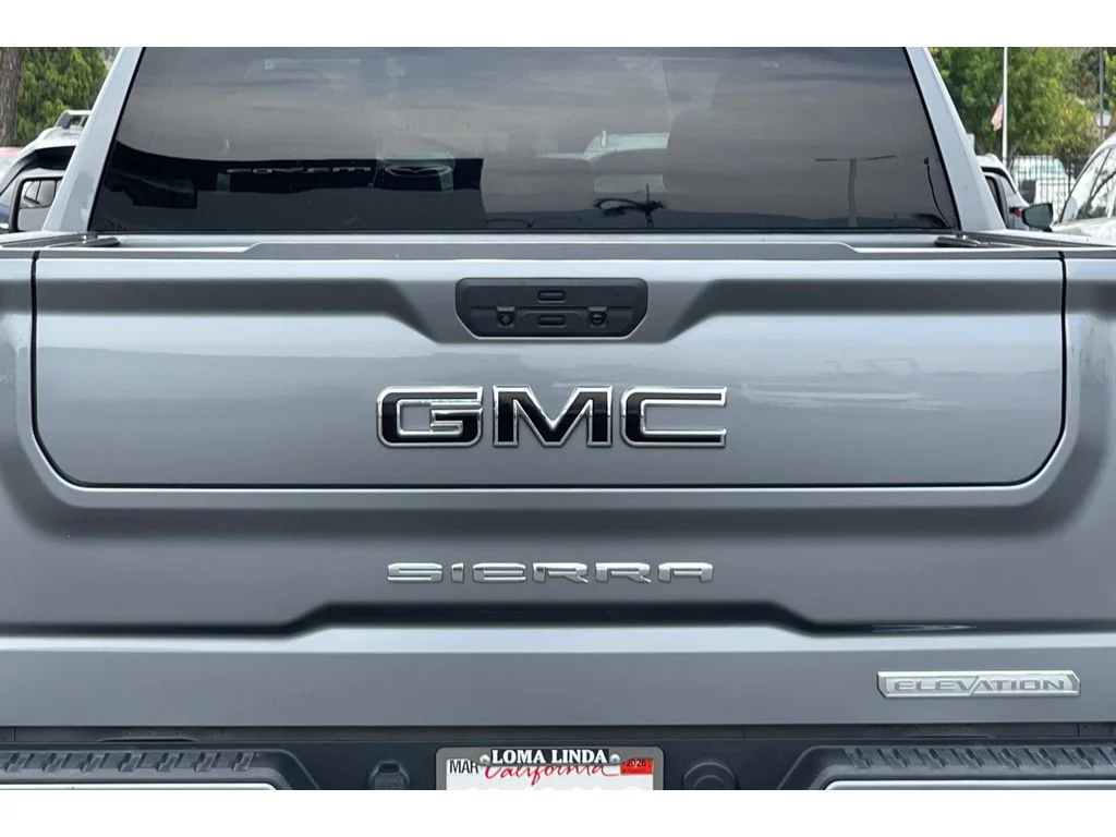 Used 2022 Satin Steel Metallic GMC Elevation image 15