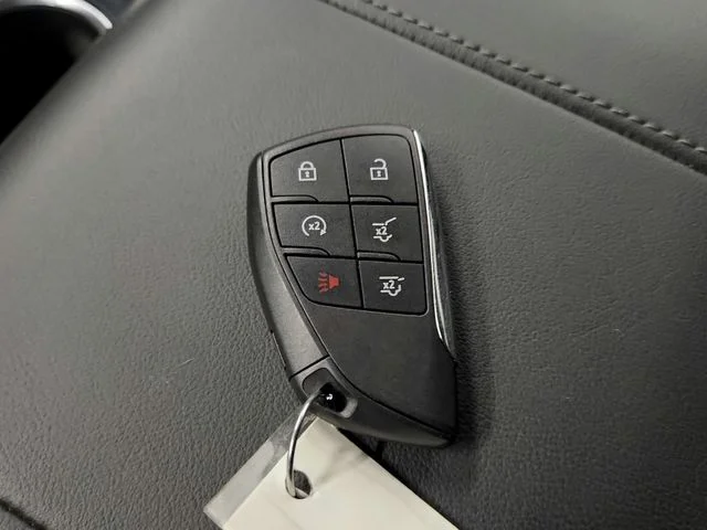 Used 2025 Black Chevrolet LT image 27