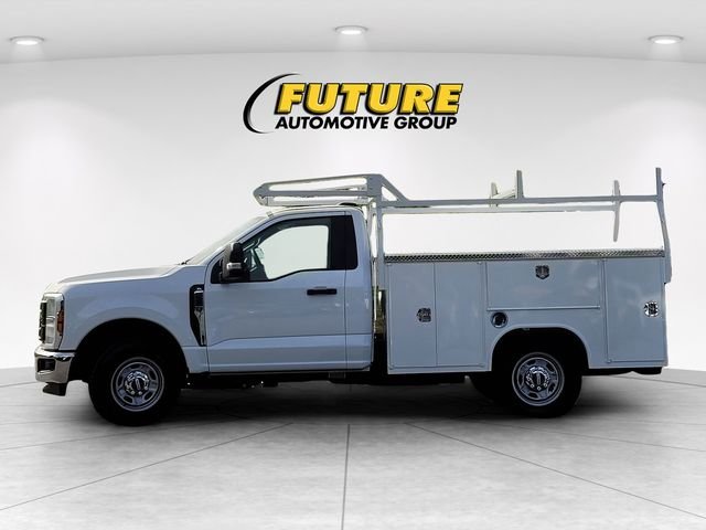 New 2026 Oxford White Ford F-250® XL image 32