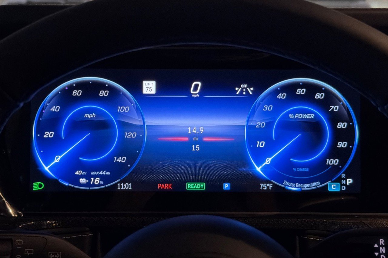 New 2027 MANUFAKTUR China Blue Mercedes-Benz G 580e SUV image 23