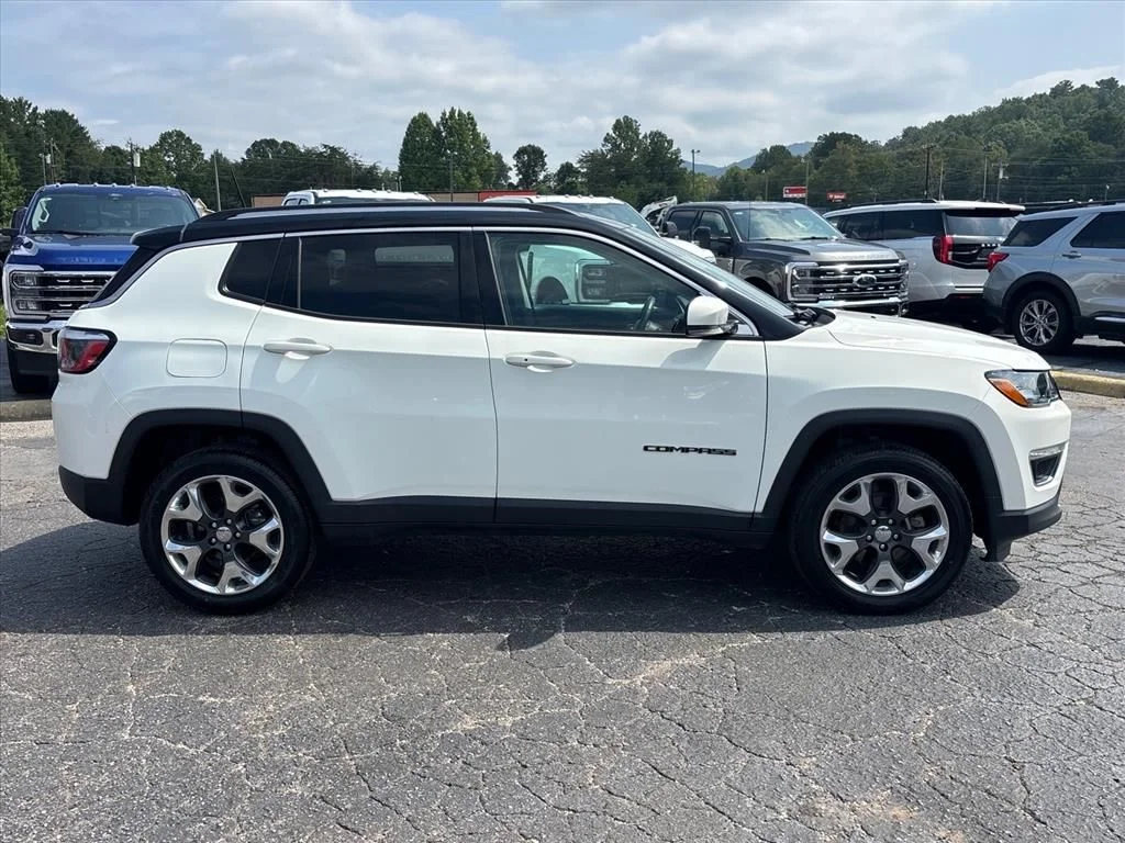 Used 2018 White Clearcoat Jeep Limited image 9