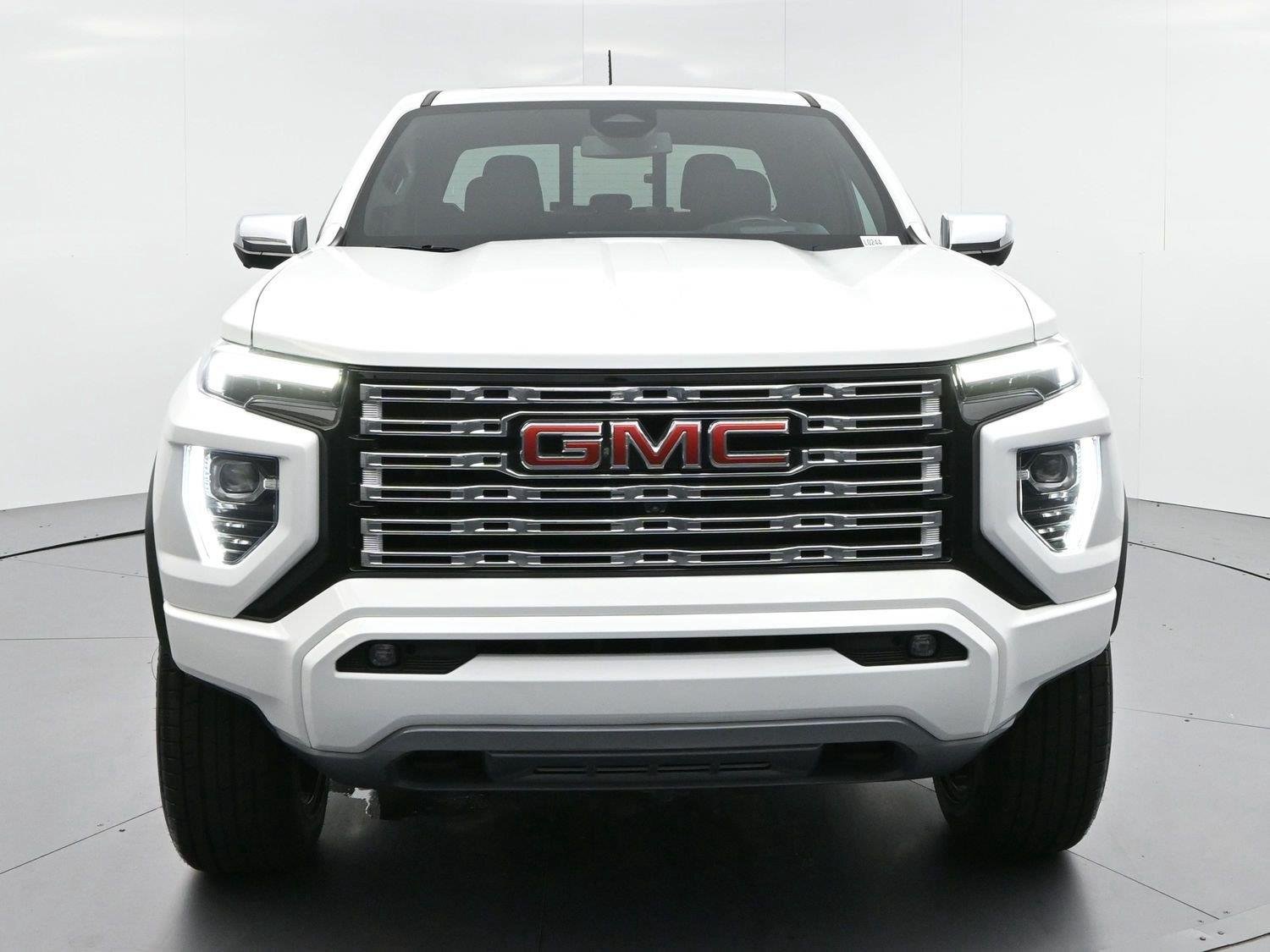 Used 2024 Summit White GMC Denali image 2