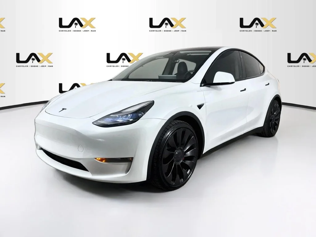 Used 2023 White Tesla Performance image 3