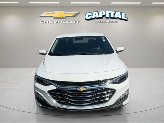 Used 2025 White Chevrolet LT image 8