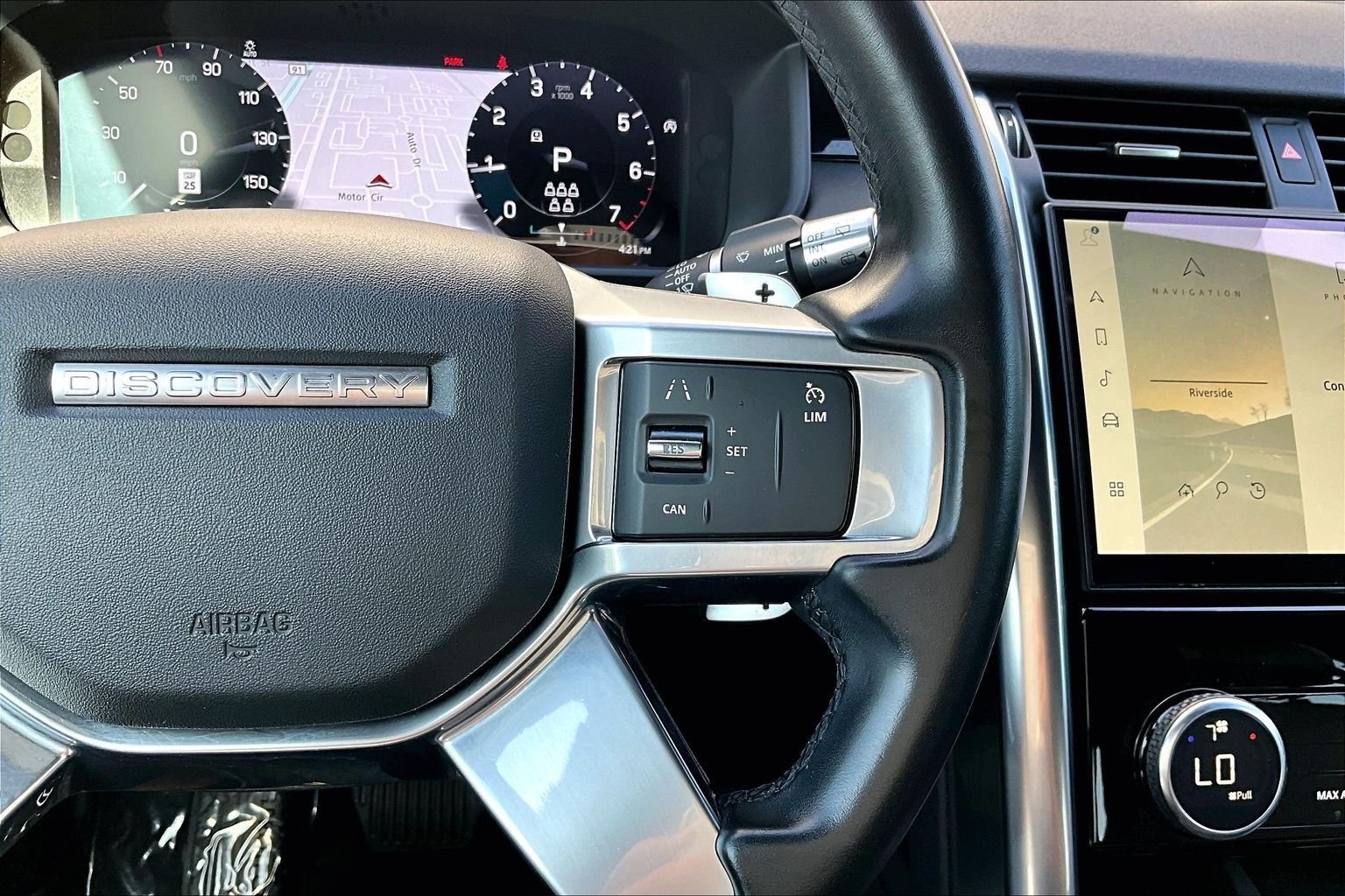 Used 2021 White Land Rover S image 17