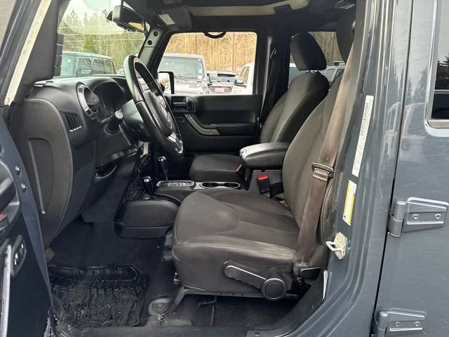Used 2018 Rhino Clearcoat Jeep Sport S image 15