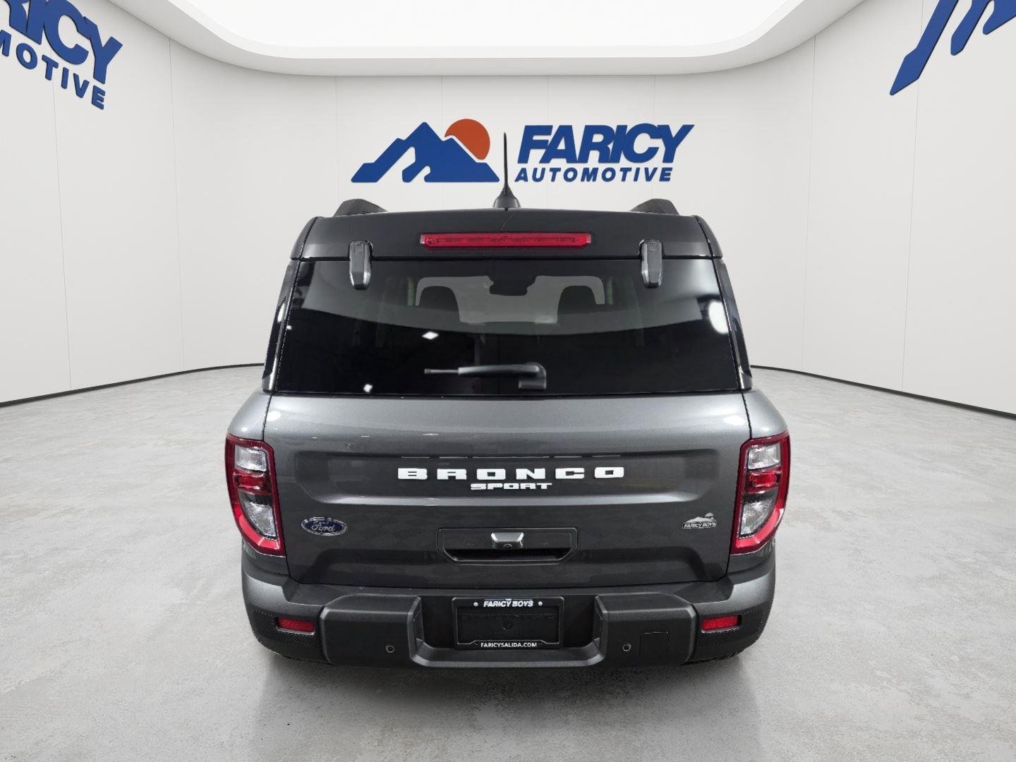 Used 2025 Carbonized Gray Metallic Ford Outer Banks image 4