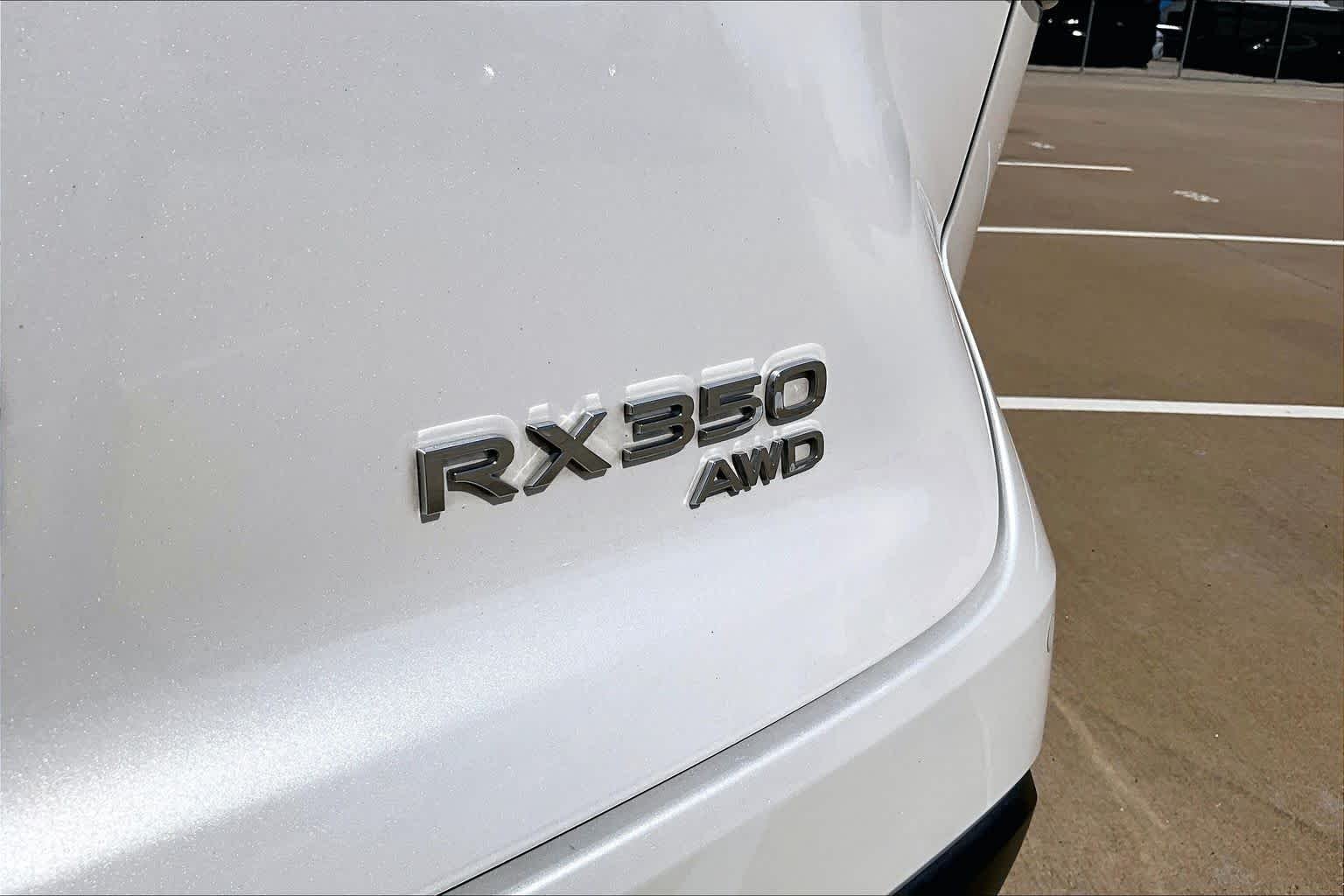 Used 2023 Eminent White Pearl Lexus Luxury image 10
