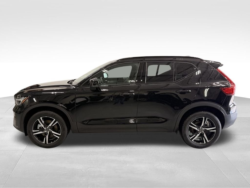 Used 2026 Volvo XC40 Core with VIN YV4L12UK9T2717035 for sale in Golden Valley, Minnesota