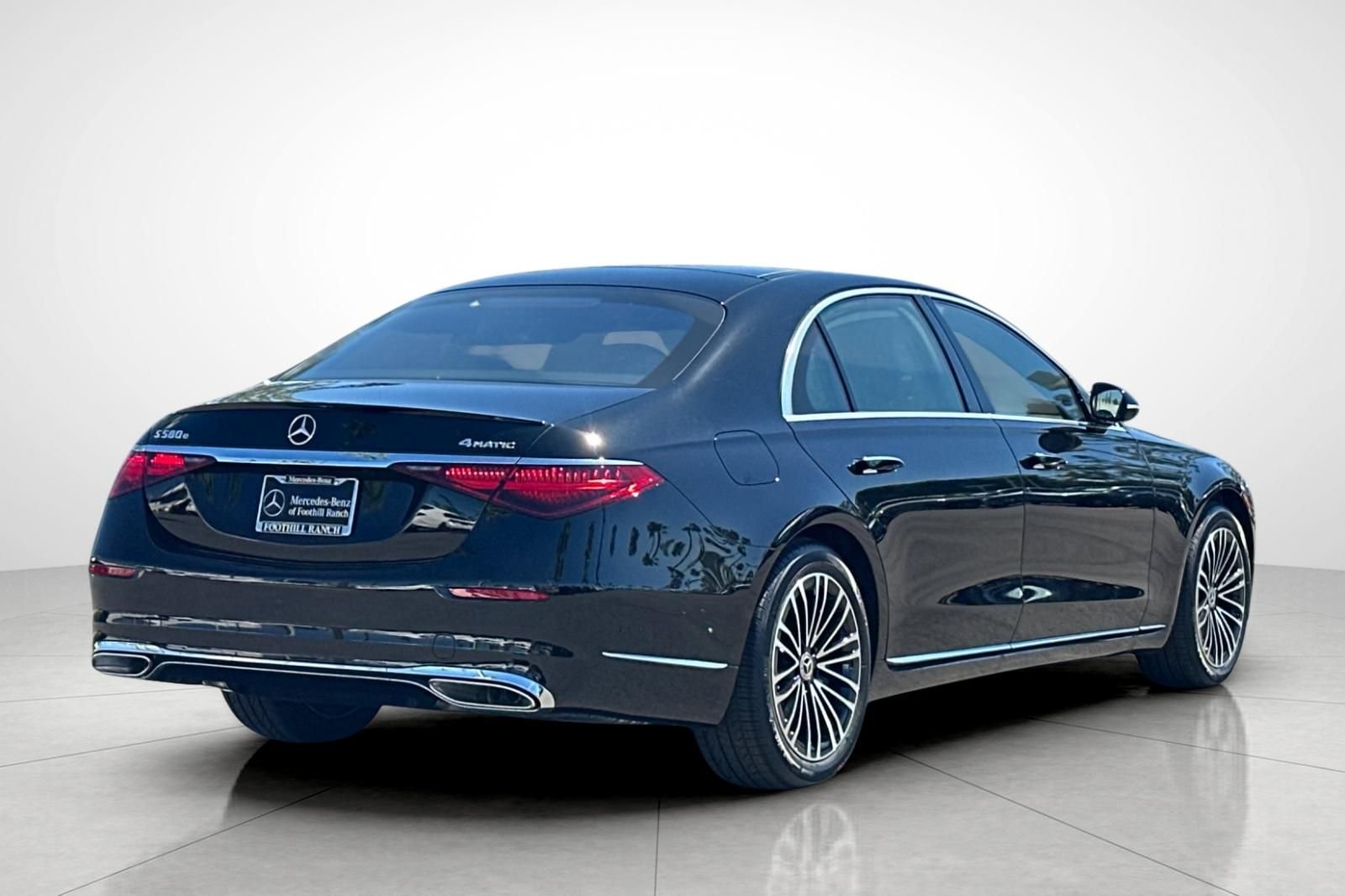 New 2025 Black Mercedes-Benz S 580e image 13