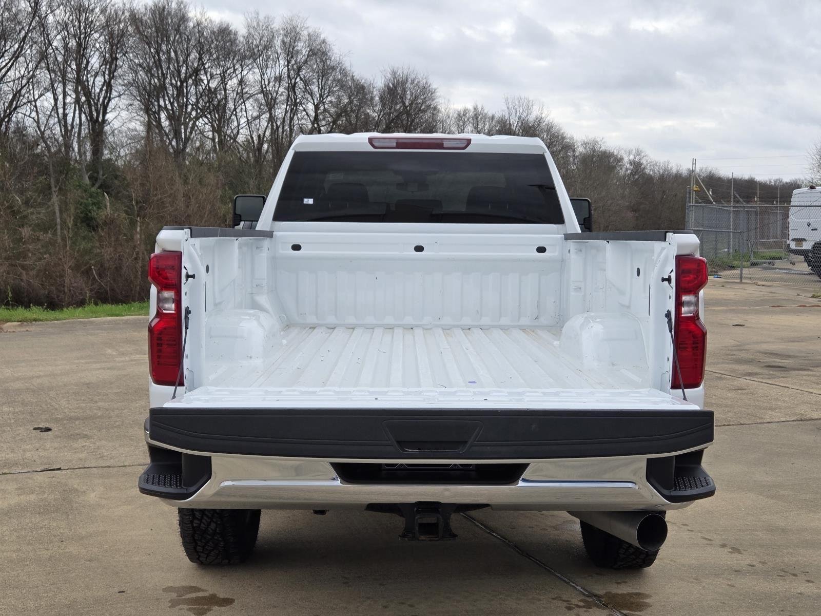 Used 2025 Summit White Chevrolet LT image 10