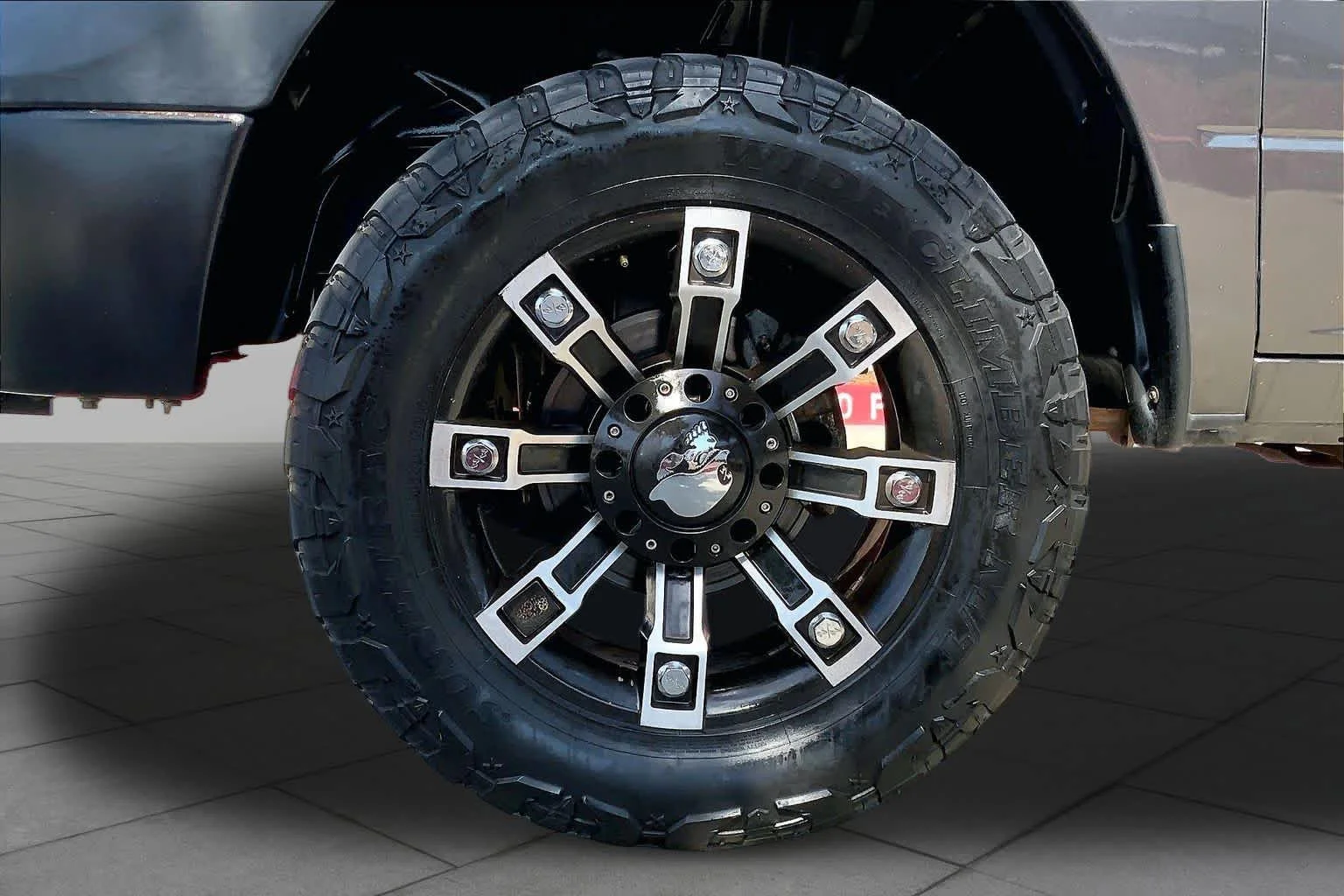 Used 2018 Granite Crystal Metallic Clearcoat Ram Tradesman image 11