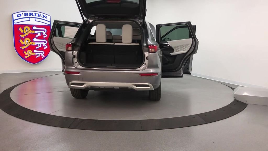 Used 2022 Mercury Gray Metallic Mitsubishi SEL image 7