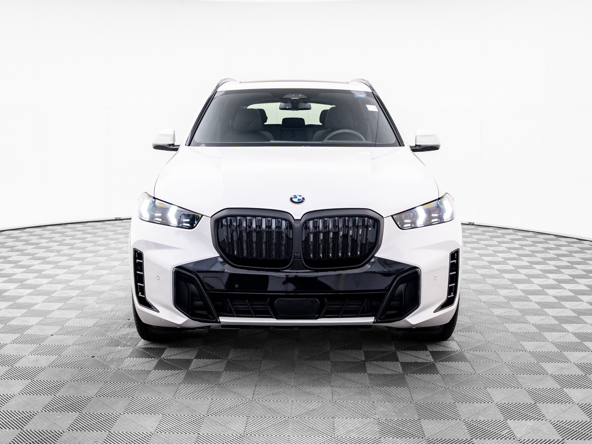 Certified Used 2026 Mineral White Metallic BMW xDrive40i image 9