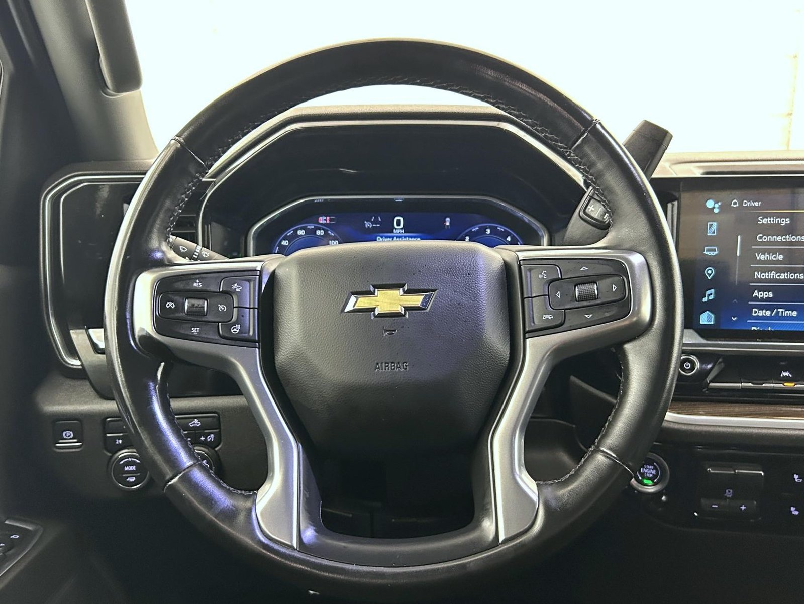 Used 2024 Summit White Chevrolet LT image 11