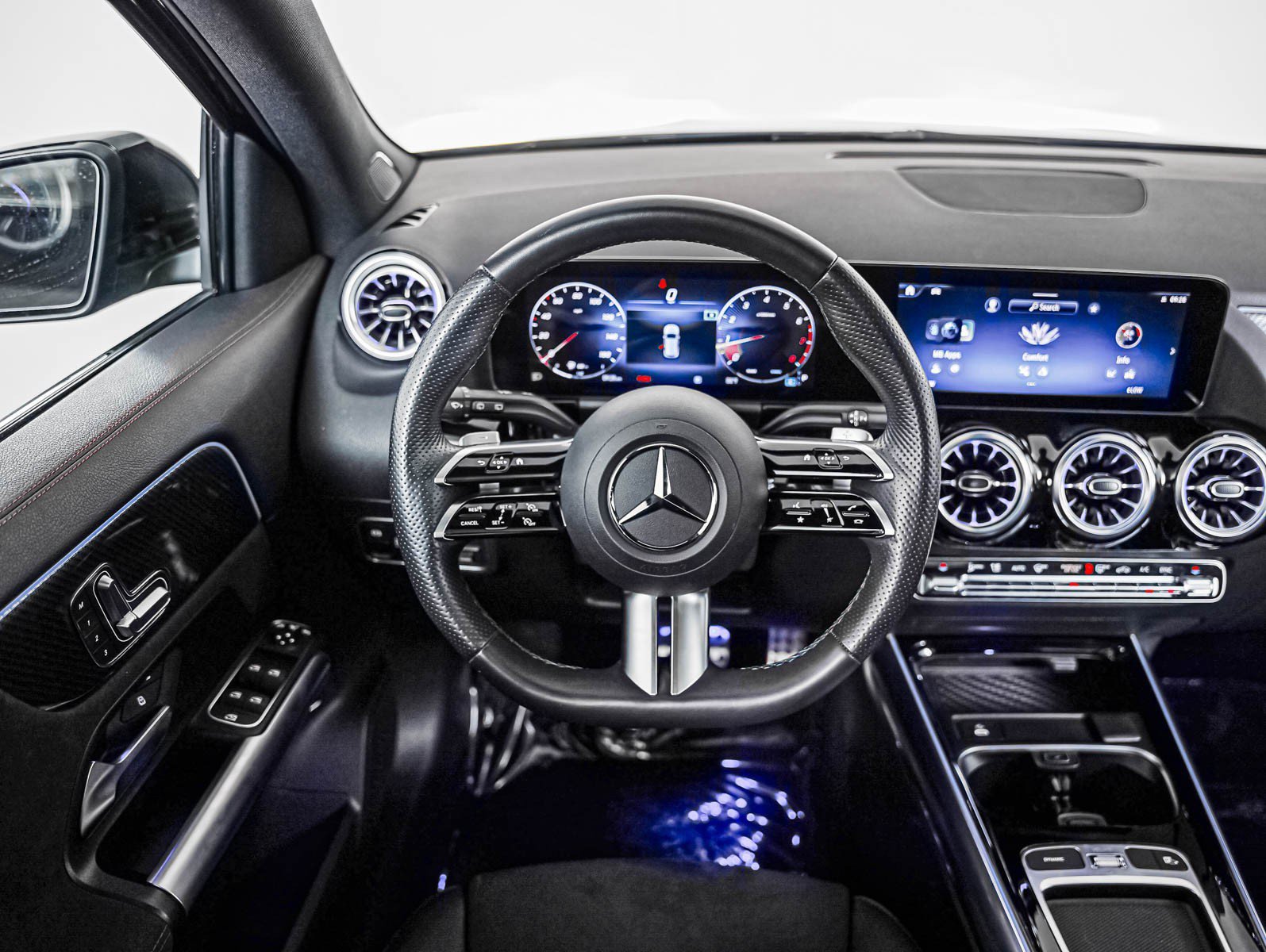 Certified Used 2025 Night Black Mercedes-Benz GLA 250 image 11