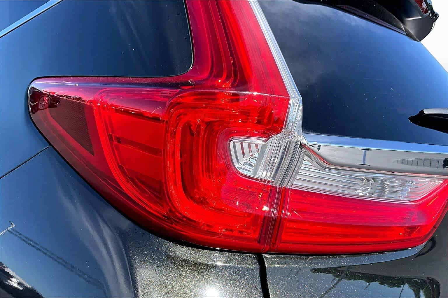 Used 2018 Crystal Black Pearl Honda EX-L image 28
